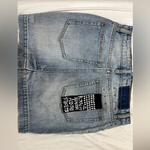 * Size 24 
* SUPER X MINI THE STREETS
* 098 DENIM